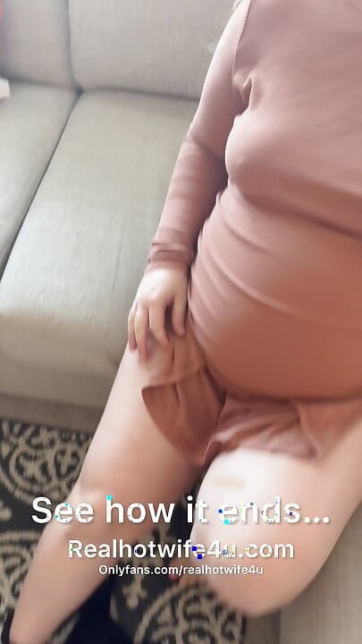 Quickie for pregnant hotwife – takes creampie home to her husband