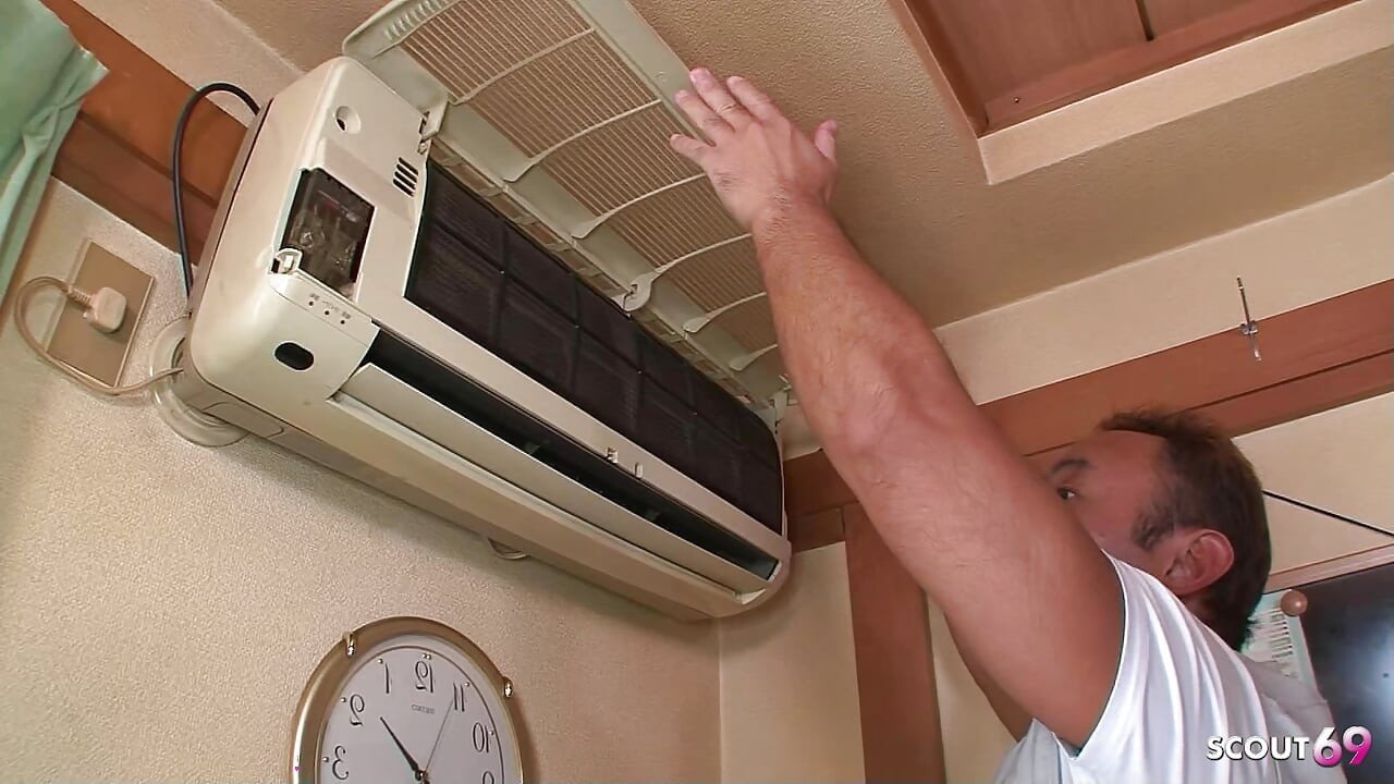 Japanese Mature Wife give a Fuck to the ugly Worker when her husband is at work in Uncensored JAV Roleplay